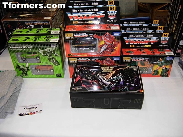 Botcon 2011 Dealers Room  (39 of 359)